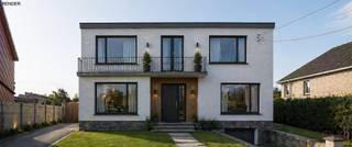 ***NIEUWE PRIJS***In een uiterst rustige straat bevindt zich deze ruime alleenstaande woning boordevol potentieel. Dankzij de vele lichtpartijen geniet de woning van een aangename, open sfeer en een mooie connectie met de buitenomgeving.<br /><br />Via de inkomhal, die uitgeeft op een gastentoilet, betreedt u deze statige woning. Aansluitend bevindt zich een bureau, ideaal als thuiskantoor of speelkamer. De grote L-vormige leefruimte, geniet van veel natuurlijk licht en sluit aan op de keuken.<br /><br />Op de bovenverdieping bevinden zich maar liefst vier ruime slaapkamers en een ingerichte badkamer, wat deze woning uitermate geschikt maakt voor grote gezinnen of wie extra ruimte nodig heeft.<br /><br />De woning is volledig onderkelderd en beschikt over een garage die rechtstreeks aansluit op de kelder, wat zorgt voor extra bergruimte en praktisch comfort. <br /><br />Buiten vindt u een grote, zuid gerichte tuin met een prachtig open zicht op de omliggende velden – een echte troef voor wie houdt van rust, privacy en natuur.<br /><br />De woning is te renoveren, maar biedt een uitstekende basis om volledig naar eigen smaak en wensen in te richten.<br /><br />Troeven op een rij:
<ul>
	<li><span>Alleenstaande woning</span></li>
	<li><span>Zeer rustige ligging met prachtig landelijk uitzicht</span></li>
	<li><span>Volledig onderkelder met inpandige garage</span></li>
	<li><span>4 grote slaapkamers</span></li>
	<li><span>Veel lichtinval</span></li>
	<li><span>Veel potentieel na renovatie</span></li>
</ul>
Een unieke kans voor wie op zoek is naar ruimte, rust en mogelijkheden. Interesse? Bel ons op 011 70 70 19.<br /> 