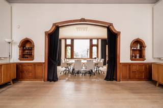 Unieke kantoorruimte in historisch pand in hartje MechelenBent u op zoek naar een kantoorruimte met karakter, uitstraling en een vleugje grandeur?...