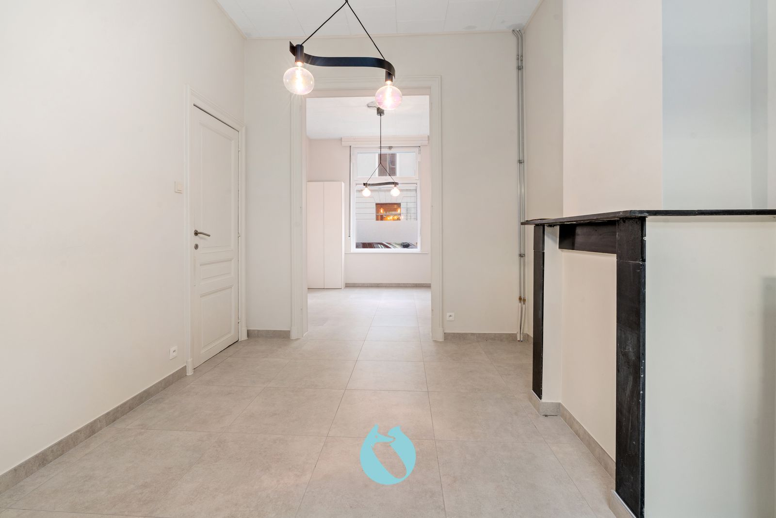 Deze woning combineert authenticiteit en comfort, een locatie die alles binnen handbereik biedt. - foto 3