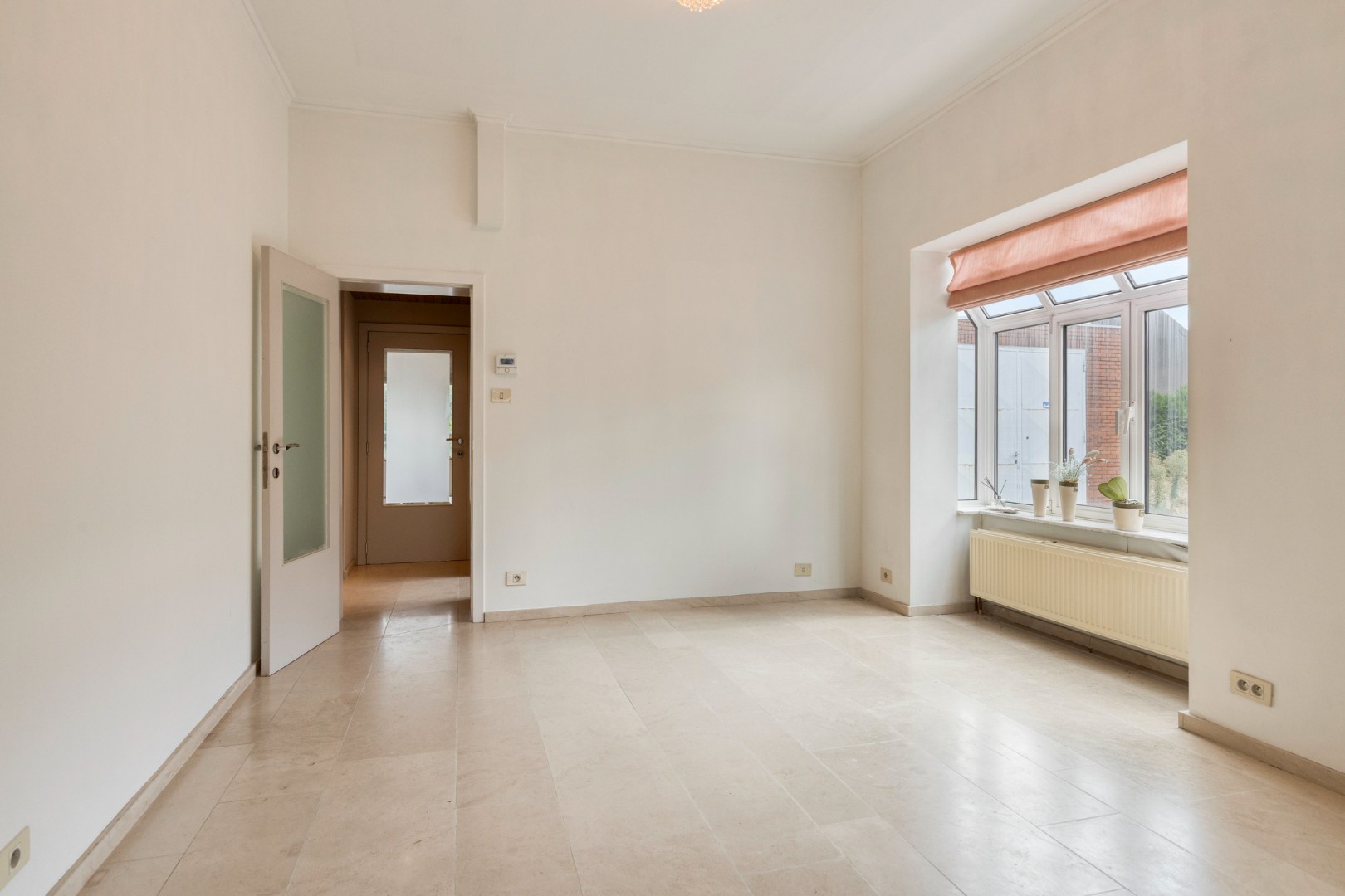 Instapklare woning met 3 SLPKS nabij het centrum van Mol ! - foto 5