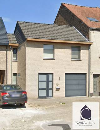 Gelegen aan de bovenstad, met panoramisch uitzicht op bos en stad, vind je deze gezinswoning uit 2007. De woning is optimaal onderhouden en...