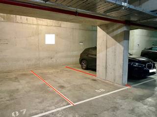 Emplacement souterrain (-1) numéro 8, facilement accessible, à vendre dans la résidence Pelikaan, récemment construite en 2009. Libre à la...