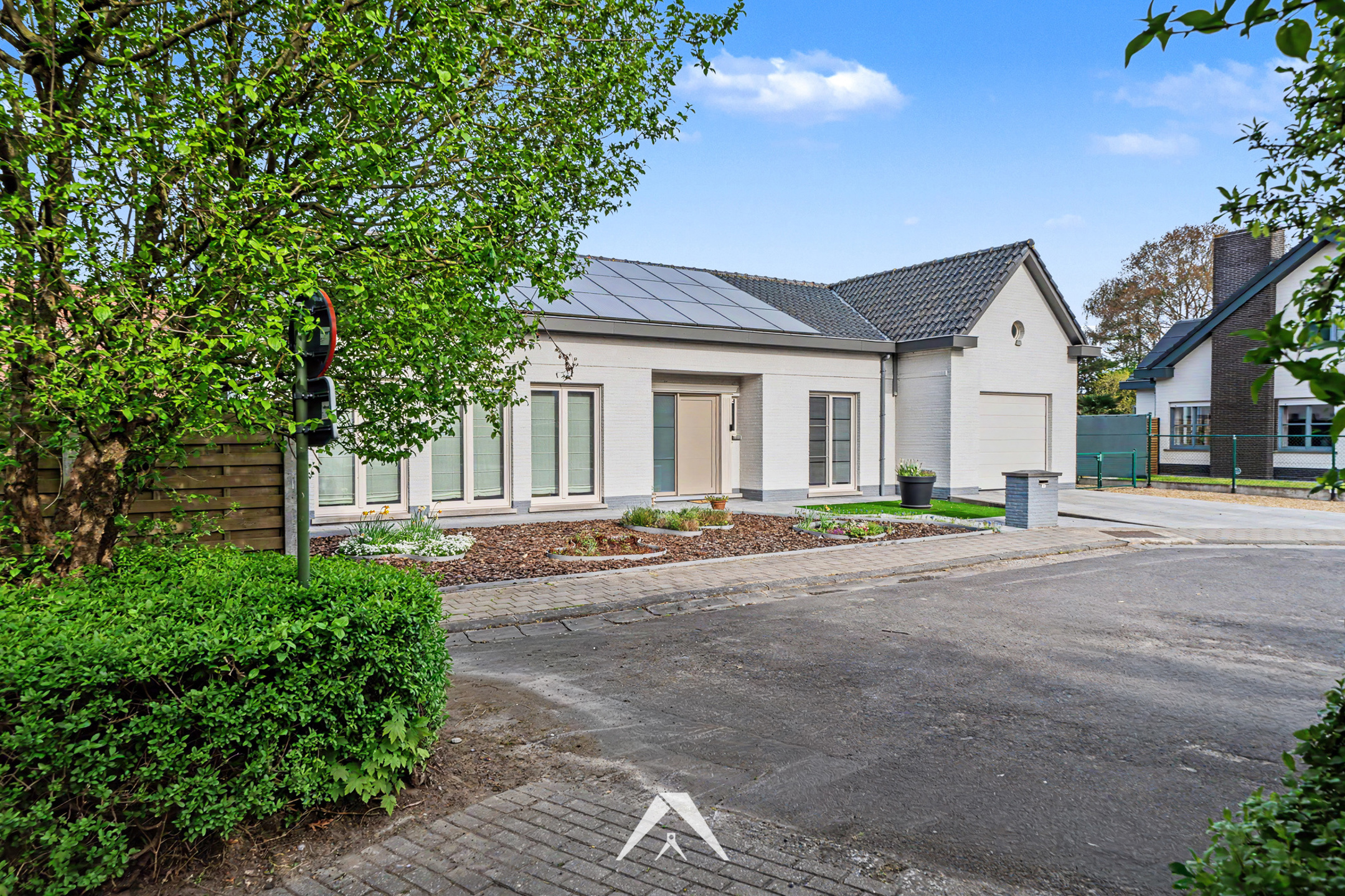 Instapklare bungalow met garage en tuin op rustige ligging! - foto 2