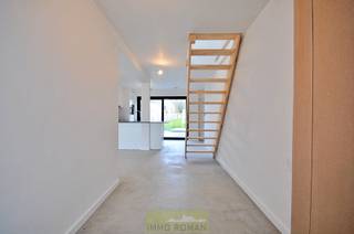 In het aangename Kluisbergen kan u deze charmante woning terugvinden! Deze woning geniet van een uitstekende ligging met verschillende...