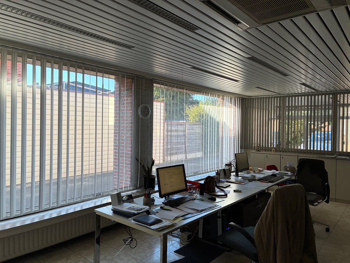 Magazijn met kantoor te huur in Bissegem - foto 2