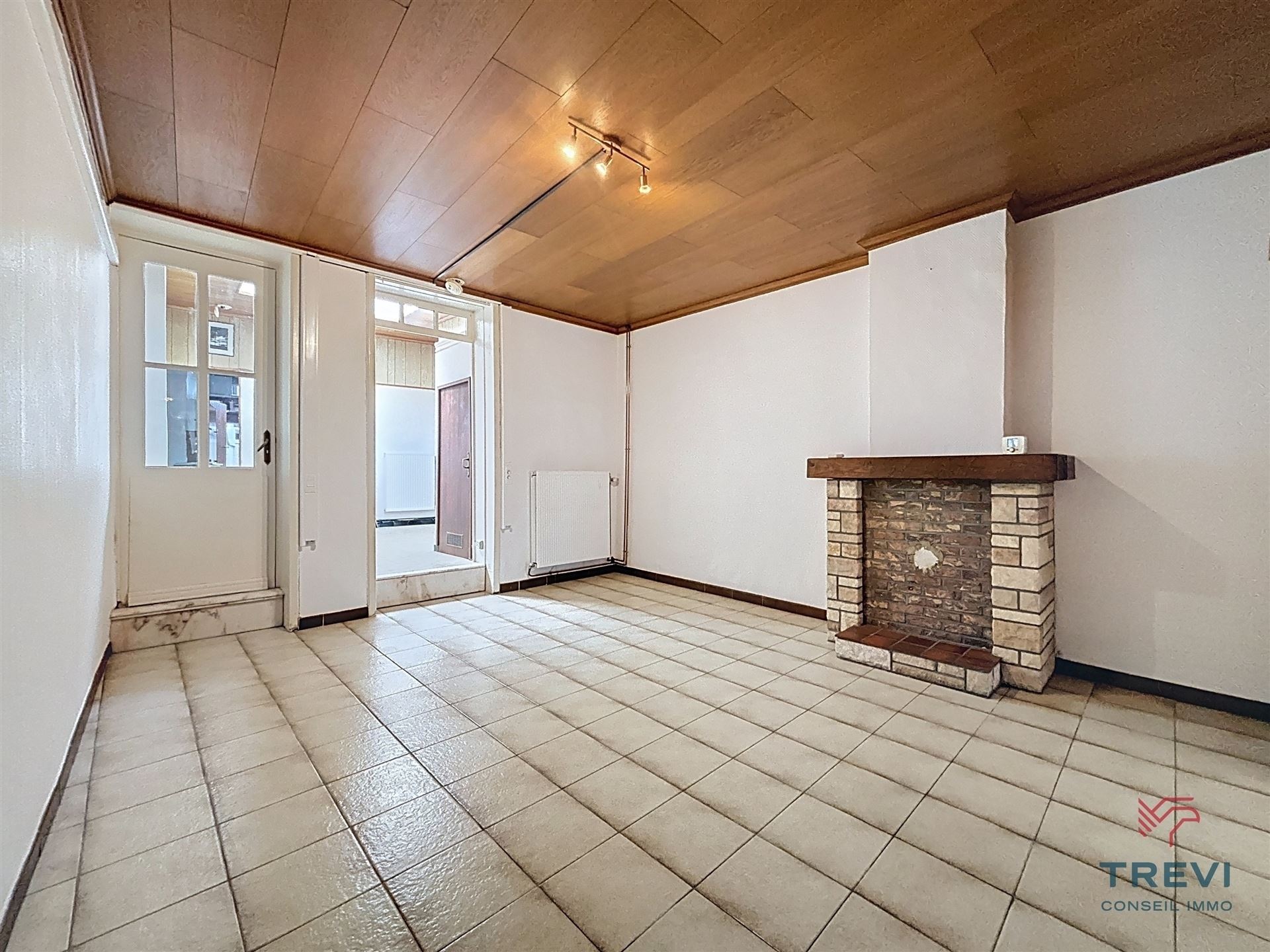 SOUS OPTION Jolie petite maison à potentiel dans le centre d'Enghien  - photo 4