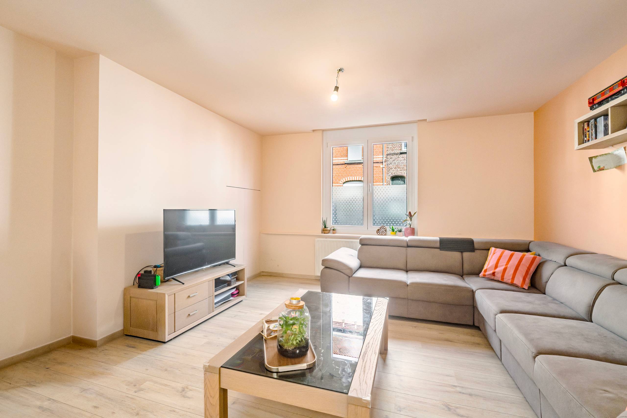 Ruime gezinswoning met 3 slaapkamers, 2 badkamers en tuin - foto 4