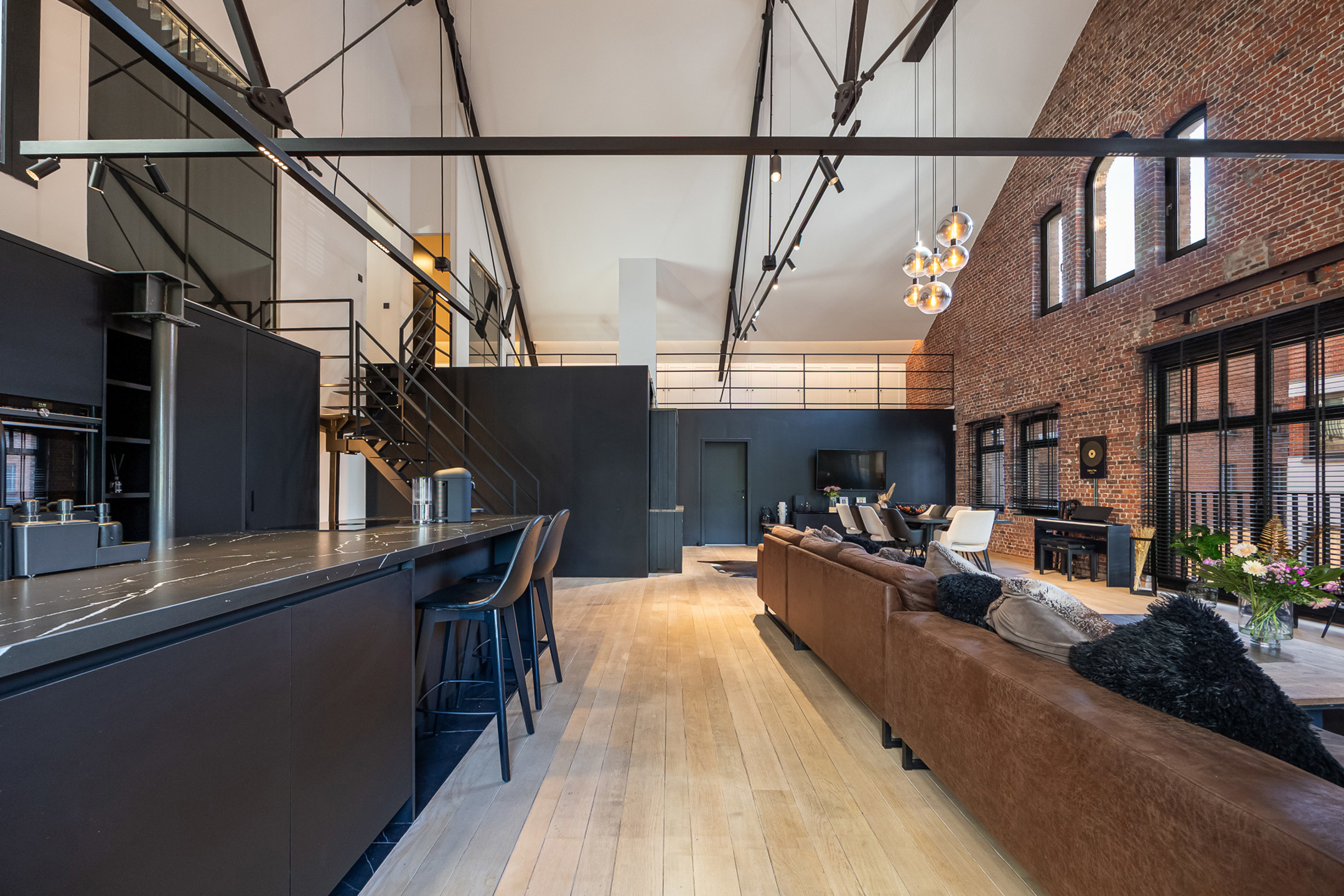 ANTWERPEN - Uniek loft appartement in historisch pakhuis! - foto 3