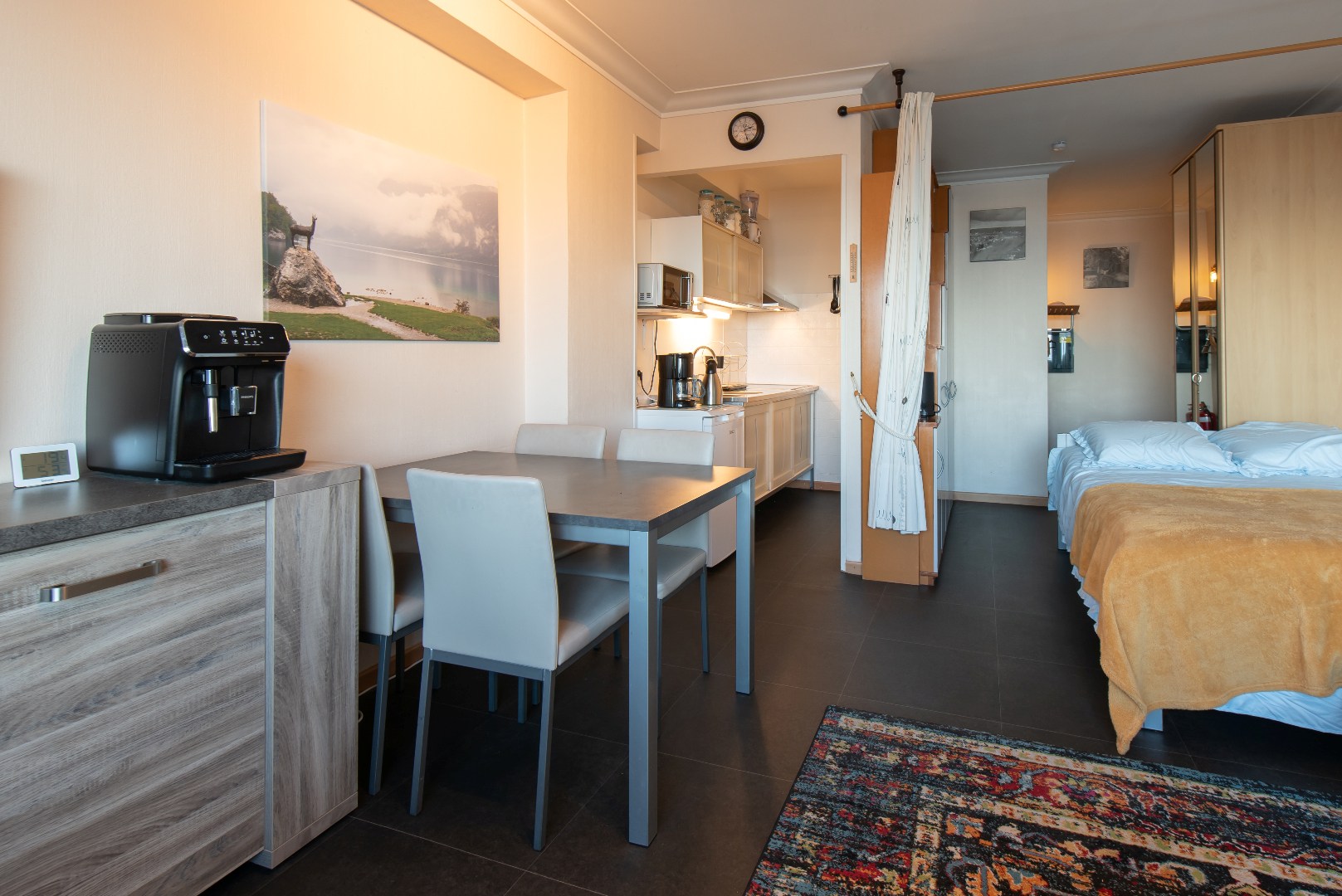 Studio avec vue frontale sur la mer et place de parking dans la résidence. - photo 5