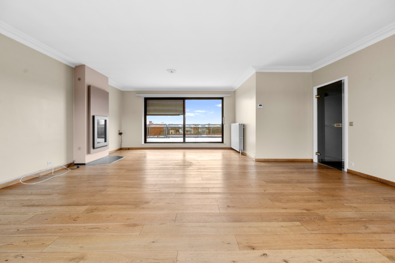 UNIEK INSTAPKLAAR ZEER GEZELLIG  PENTHOUSE MET TERRAS VAN BIJNA 80 M! MET ZICHT OP HET MOOISTE PLEINTJE VAN DE STAD - photo 5