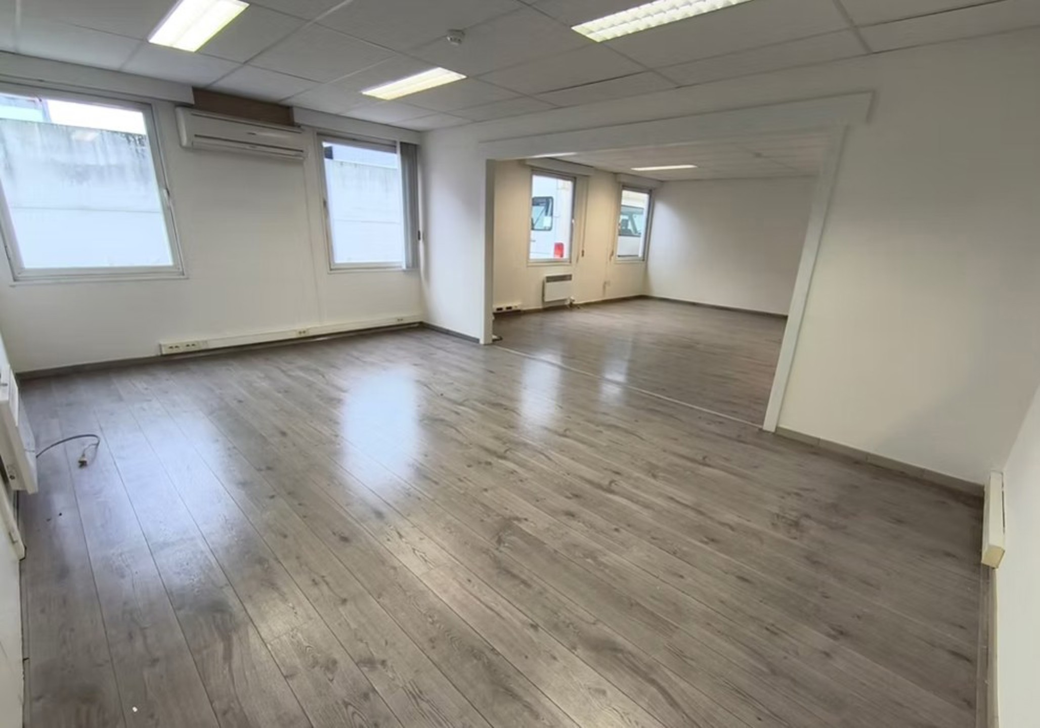 Magazijn 1.450m² met sectionaal poort - foto 5