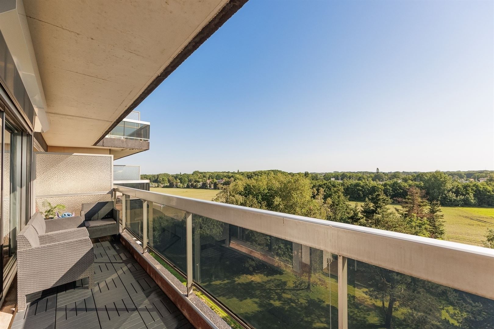 Lichtrijk appartement met panoramisch uitzicht en autostaanplaats - foto 5