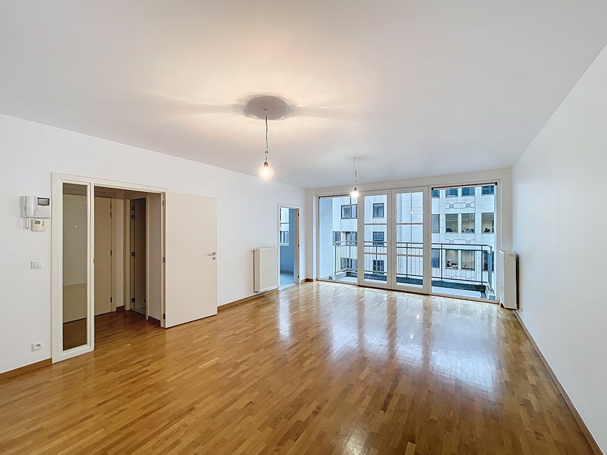 2-kamer appartement met parking te huur in het centrum - foto 2