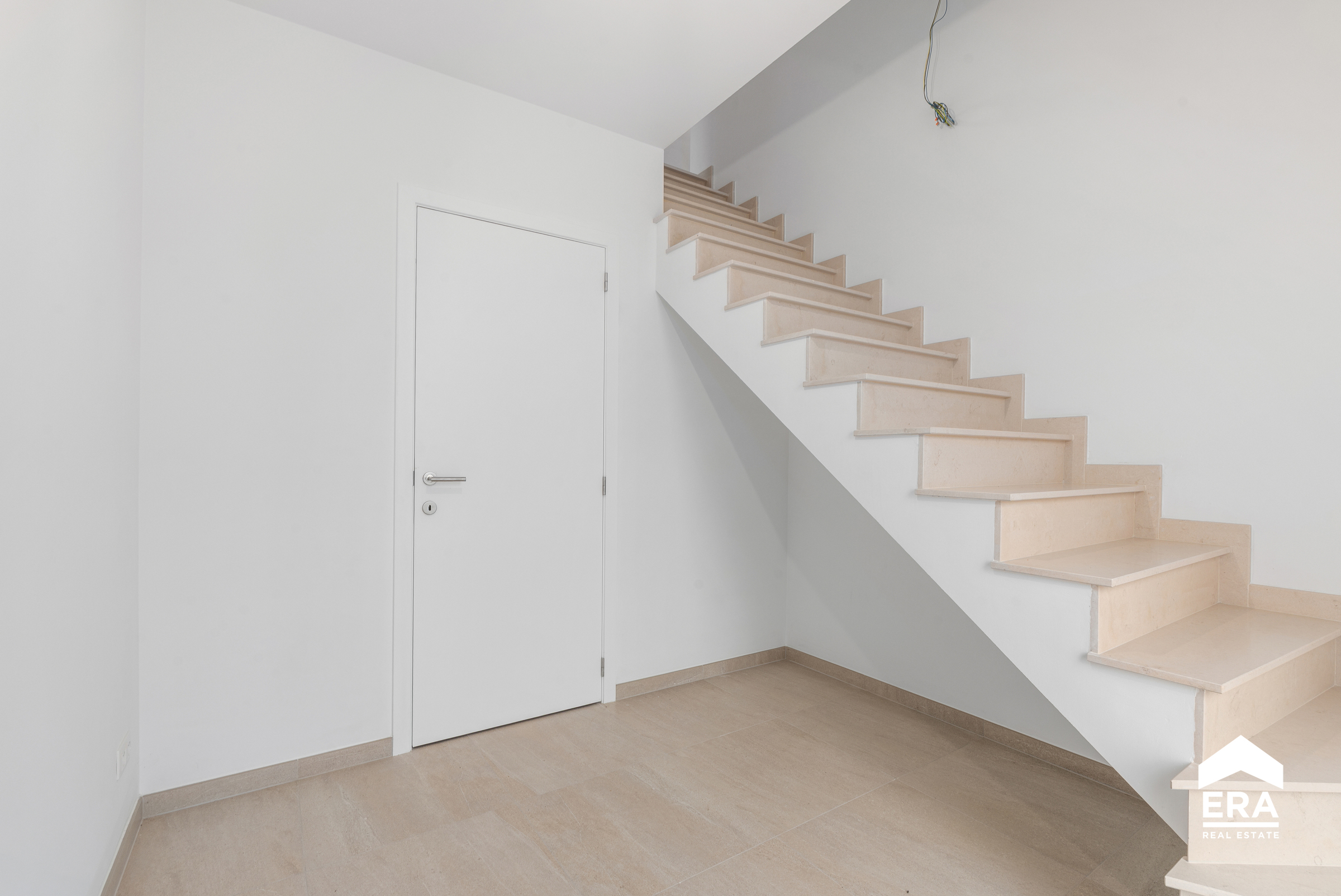 Nieuwbouwwoning met uitzonderlijke ruimte en landelijke rust - foto 3