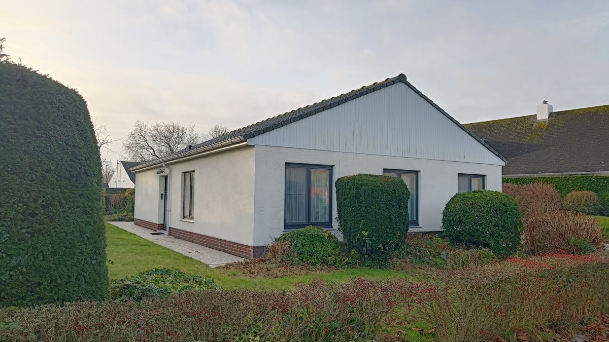Charmante bungalow gelegen in een residentiële villawijk - foto 4