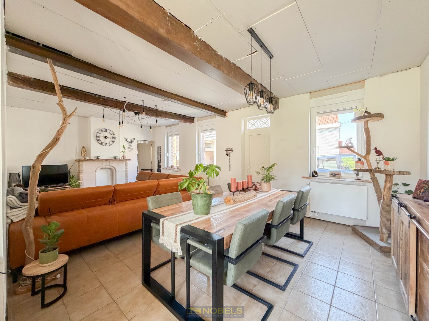 Te koop, Verder af te werken gezinswoning met ruime garage op gunstige ligging te Louise-Marie (Maarkedal)! - foto 2