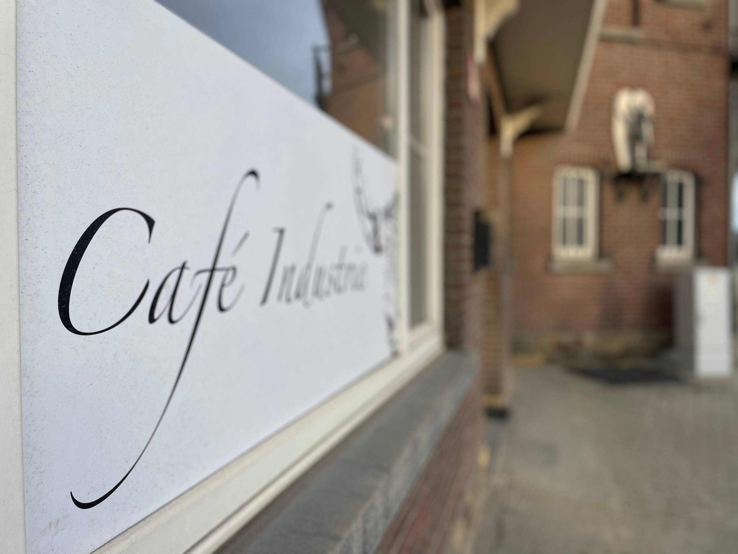 Commercieel pand met woonst te huur op toplocatie in Tienen - foto 2