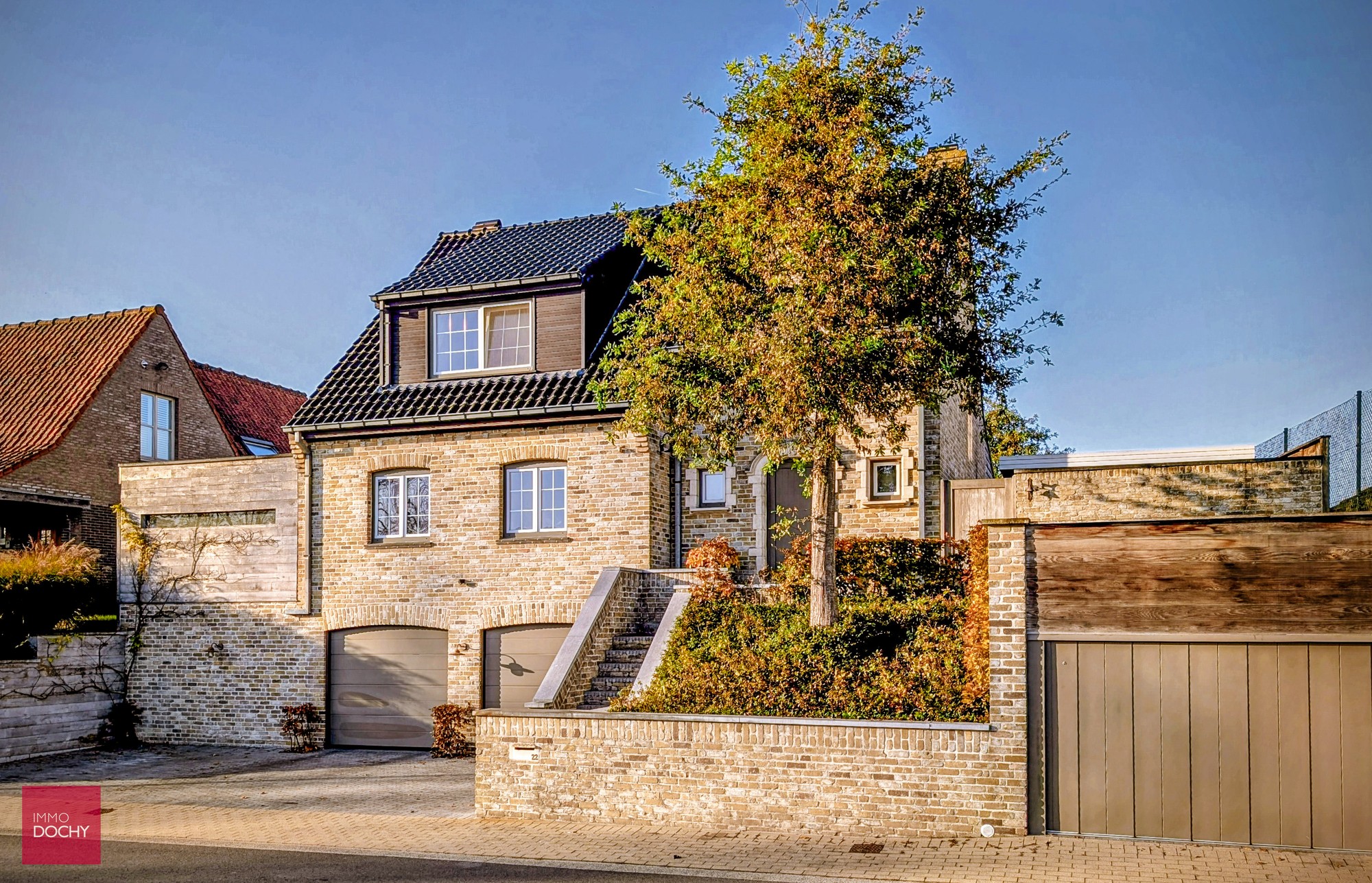 Instapklare sterk gebouwde villa met zicht op oude Leiearm | Heuvelhoekstraat - foto 1