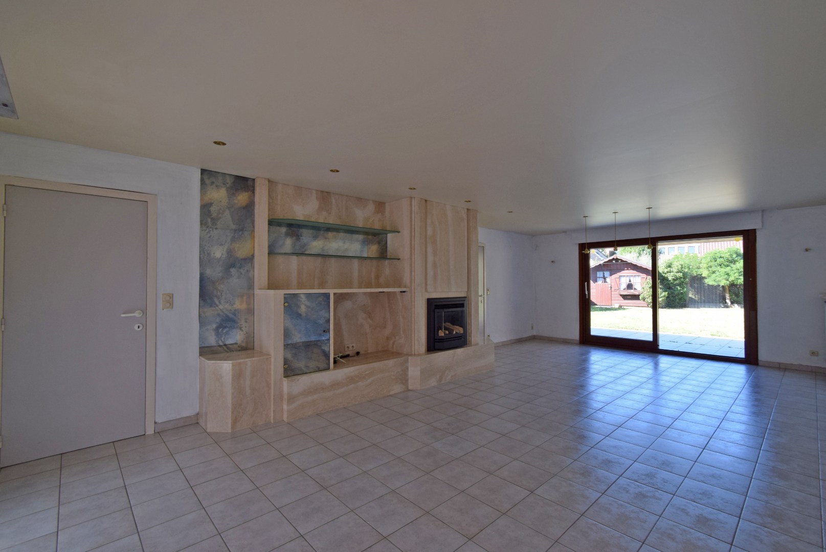 RUSTIG GELEGEN WONING MET TUIN EN GARAGE - foto 2