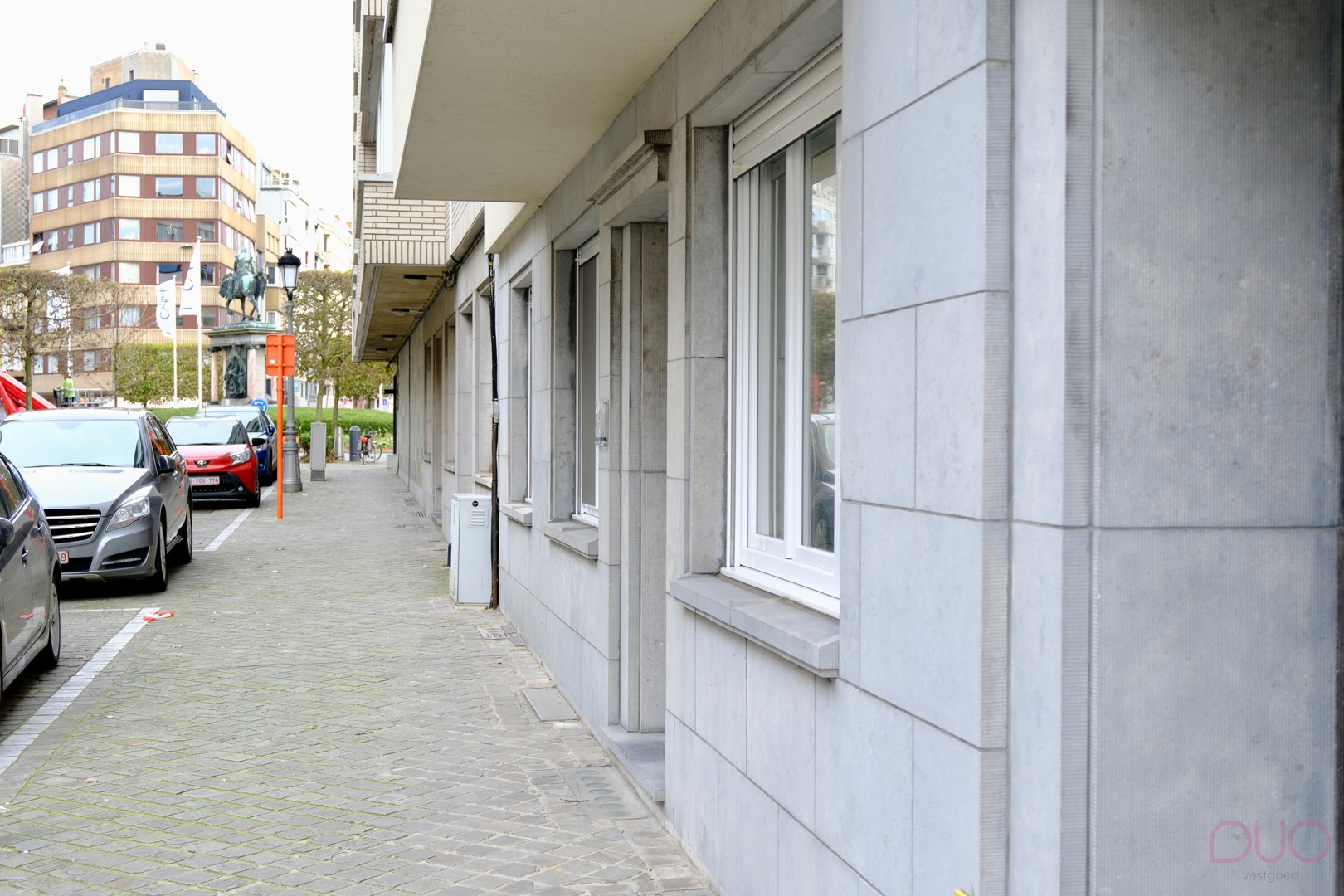 Volledig gerenoveerd 3 slaapkamer appartement - foto 4