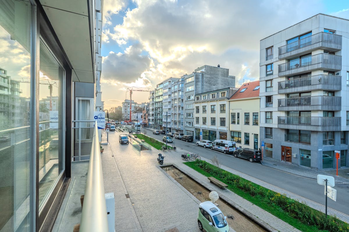 Bright 3-bedroom apartment for sale in Ostend - photo 4