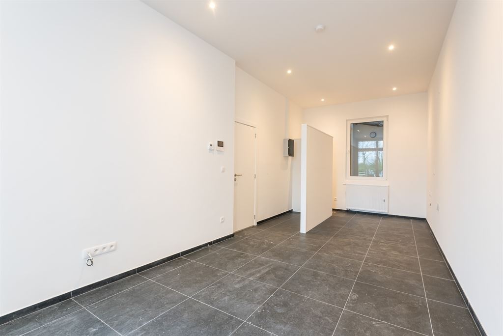 Gerenoveerde kantoorruimte - foto 2