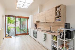 In de Sint-Rumoldusstraat in Mechelen bevindt zich deze charmante huurwoning met drie slaapkamers en een zonnige stadstuin. De woning verwelkomt...