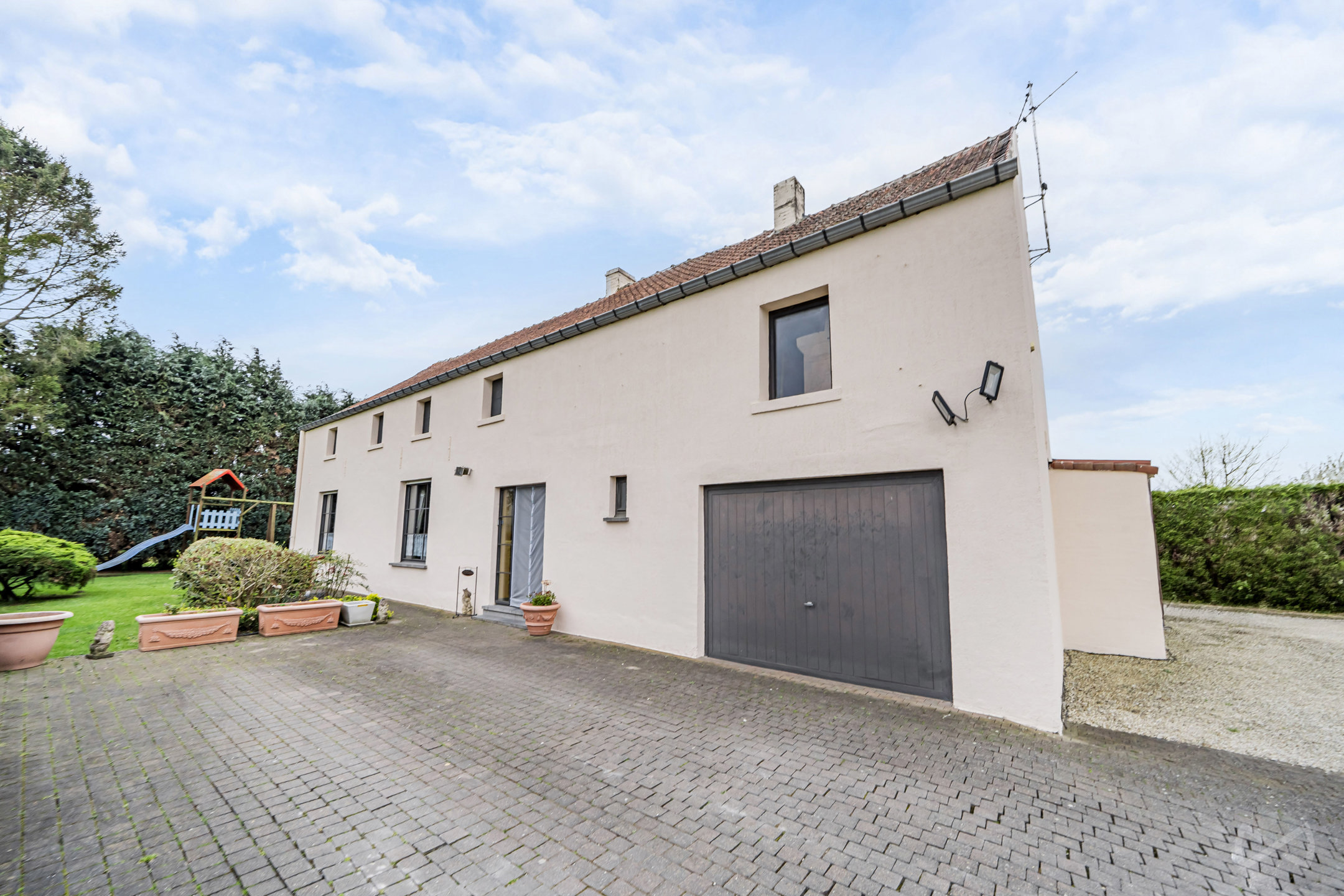 Huis te koop in La Louvière met 5 slaapkamers - foto 1