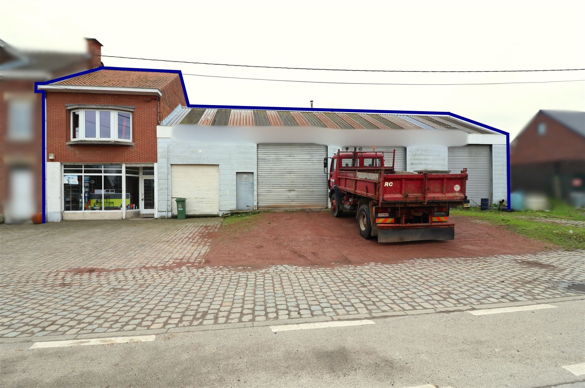 Grand entrepôt/garage avec partie bureau/commerce - photo 1