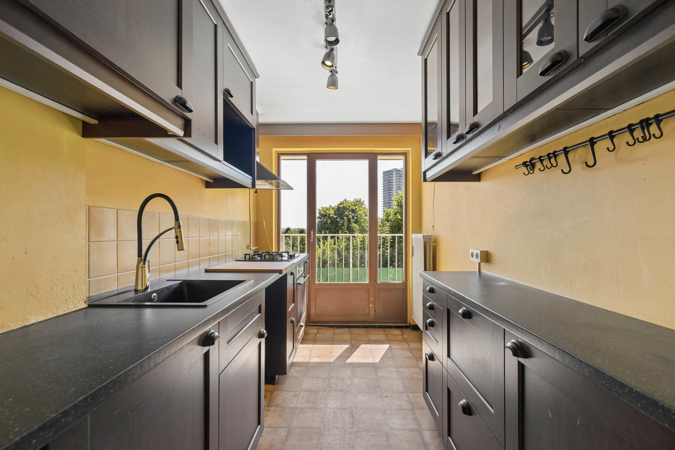 Appartement met 2 slaapkamers van ± 70 m² + groot terras - foto 4
