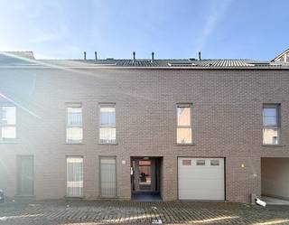 Rustig wonen vlak bij het centrum van KruibekeDit appartement is gelegen in de Scheiddam, een rustige straat in Kruibeke, op wandelafstand van het...