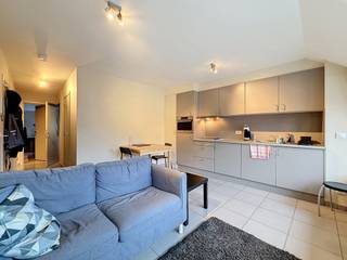 Keizer Karelstraat 220: Energiezuinig appartement met 2 slaapkamers gelegen nabij Gent Zuid
Indeling als volgt: Leefruimte, open keuken, 2 slaapkamers, badkamer met douche.
Fietsenberging aanwezig
€850 + €40
Beschikbaar vanaf 1/08