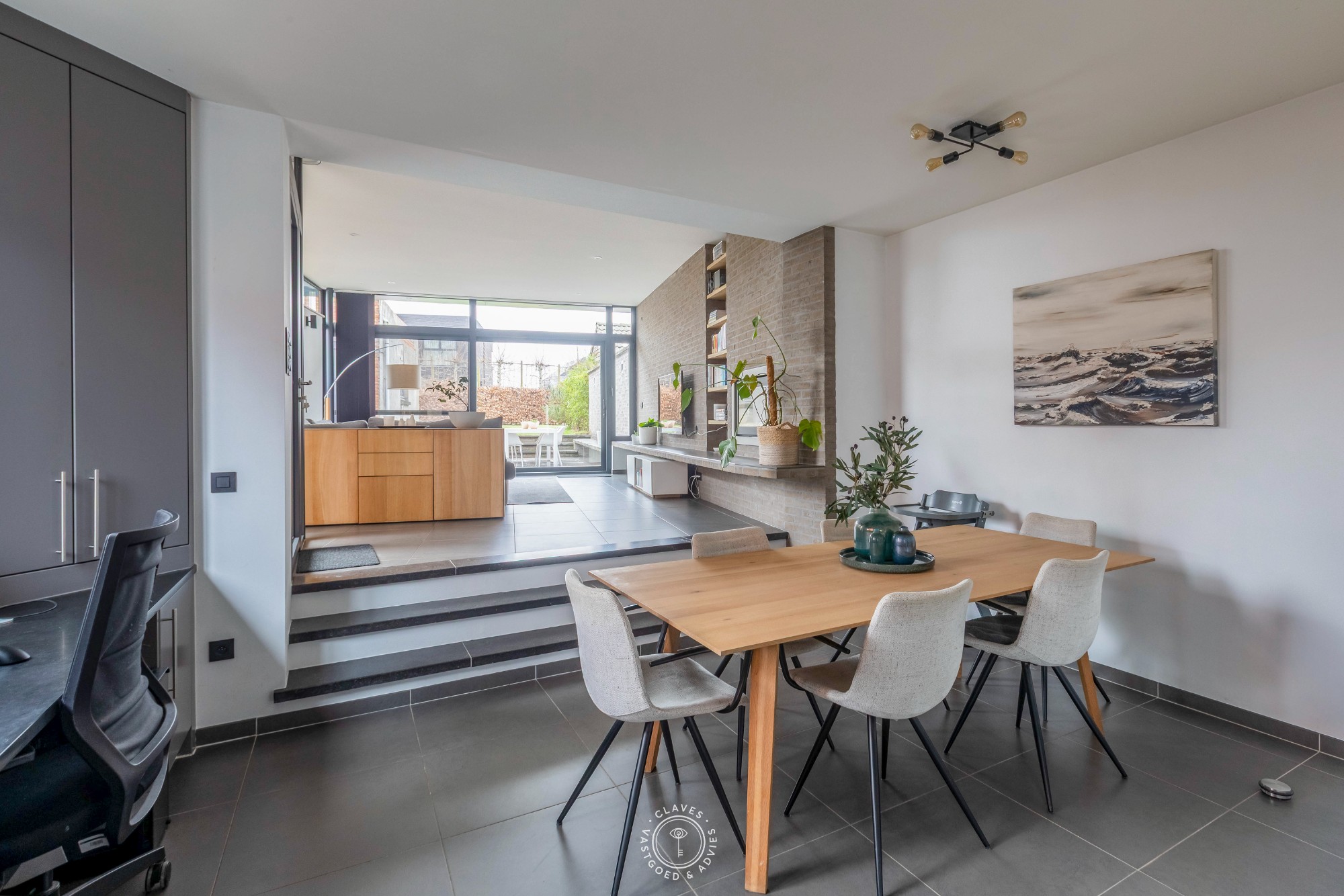 Verzorgde en gerenoveerde woning met zuidwest gerichte tuin - foto 3