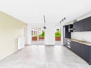 "Park Side (ANDERLECHT) - Prachtige locatie aan het kanaal, in een rustige nieuwe wijk met gemakkelijke toegang tot alle voorzieningen.Ontdek...