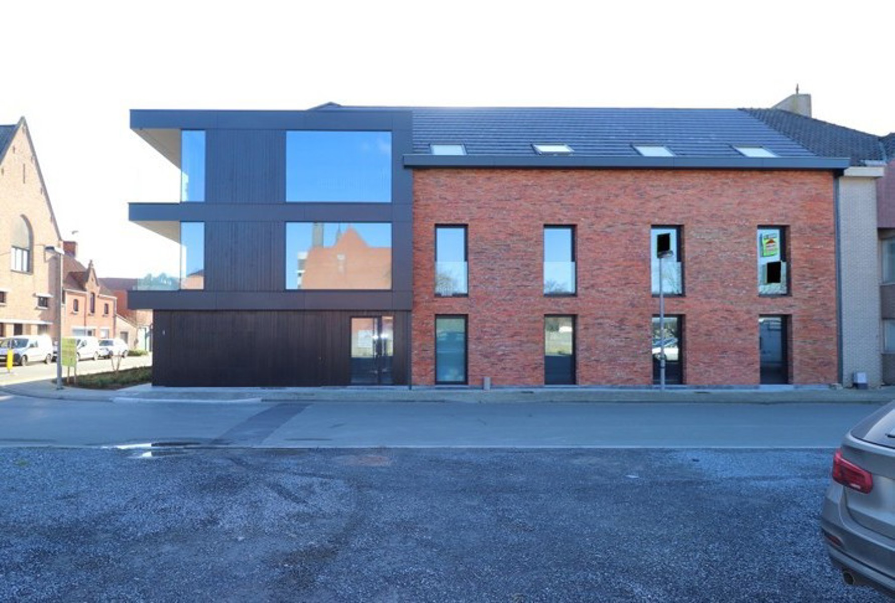 PRACHTIG APPARTEMENT MET TERRAS NABIJ CENTRUM OOSTROZEBEKE - foto 1