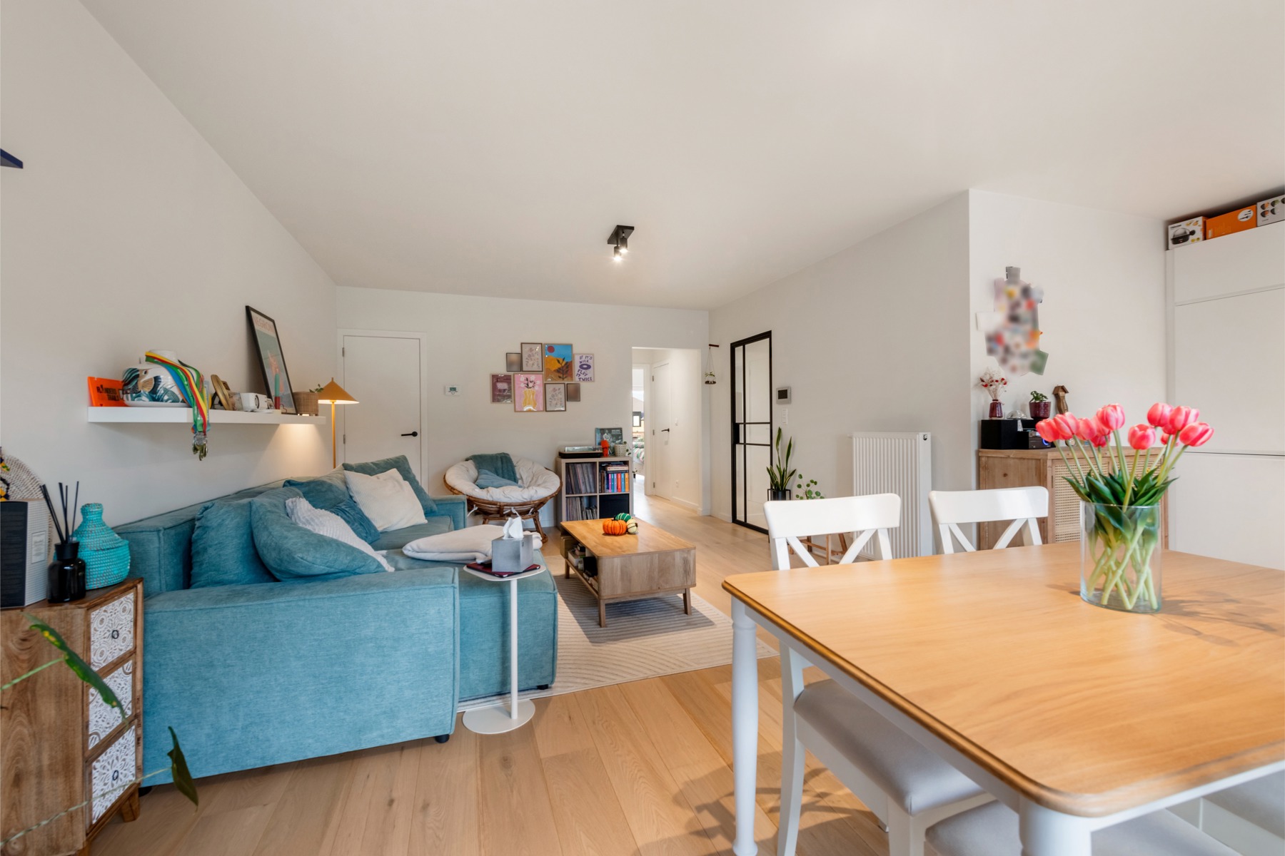 Lichtrijk 2-slaapkamerappartement met terras en garage - foto 4