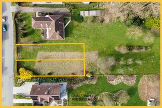 Immo Van Middelem propose à la vente ce terrain à bâtir d'environ 4 ares 21 ca, situé dans un quartier calme et résidentiel, idéal pour...