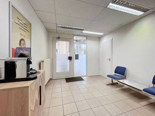 We Invest Malmedy a le plaisir de vous présenter cet espace professionnel idéalement situé en plein cœur de Malmedy, rue de la Tannerie, à deux...