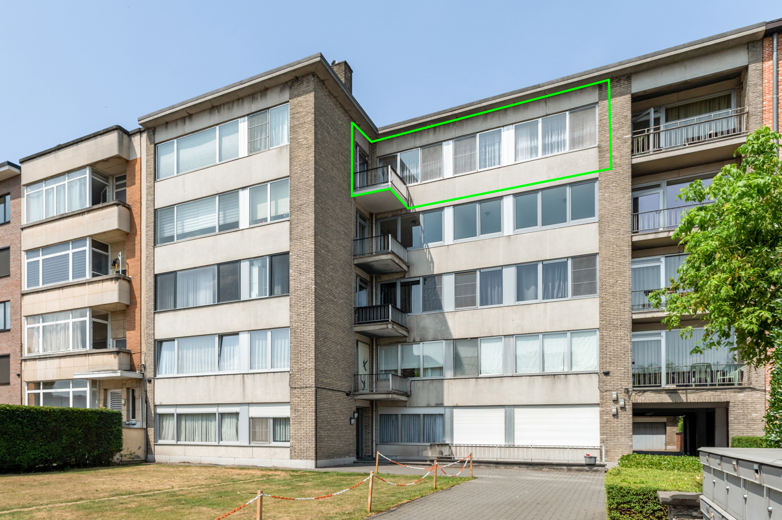 Appartement te koop in Merksem met 2 slaapkamers - foto 1