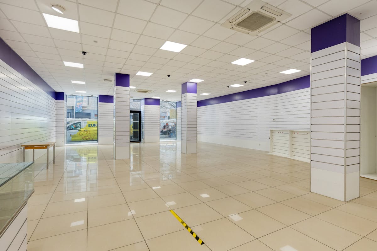 Uniek handelspand te koop in hartje Kortrijk - foto 4