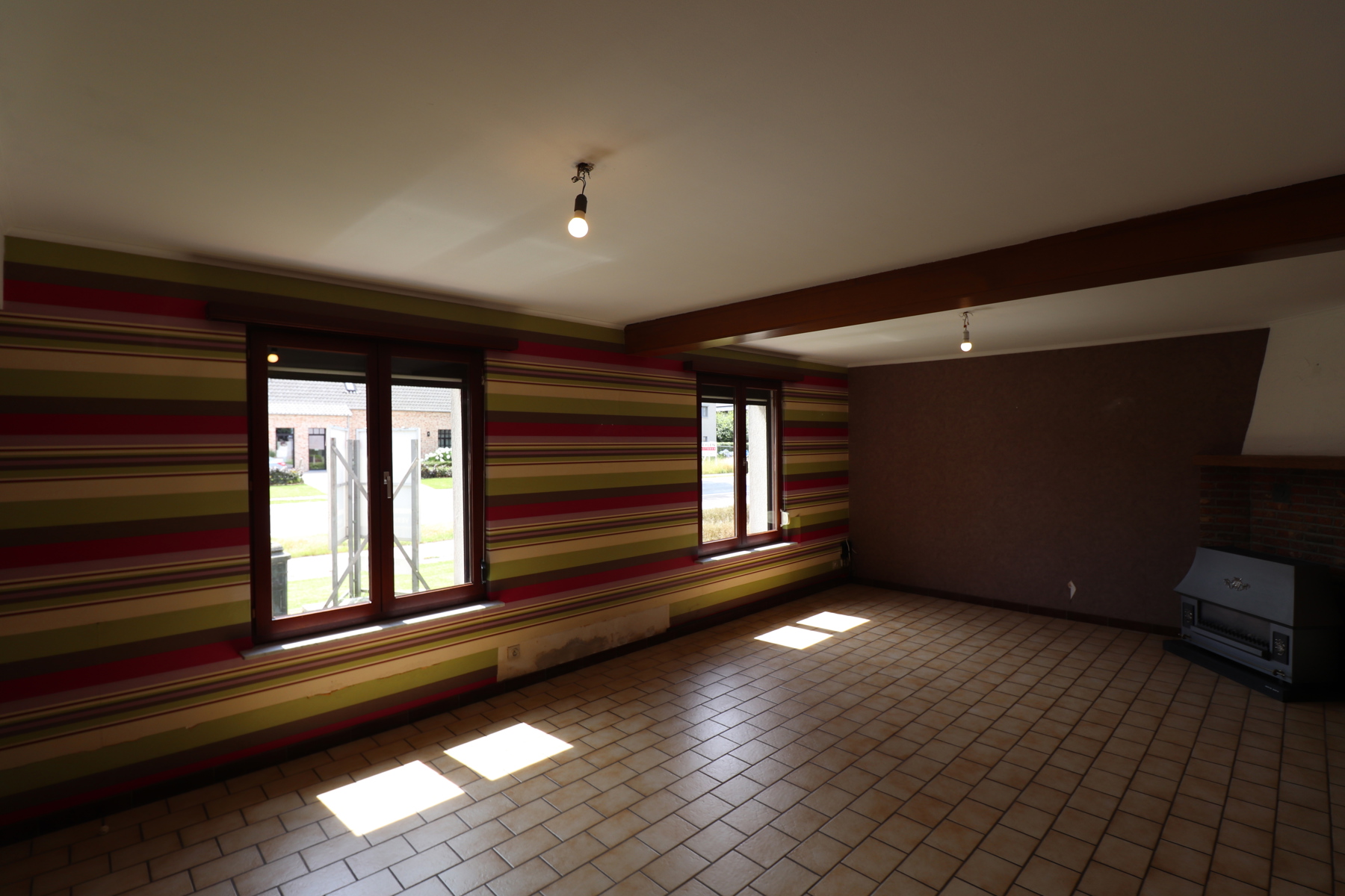 Woning met 4 slaapkamers, terras met tuin en garage. - foto 5