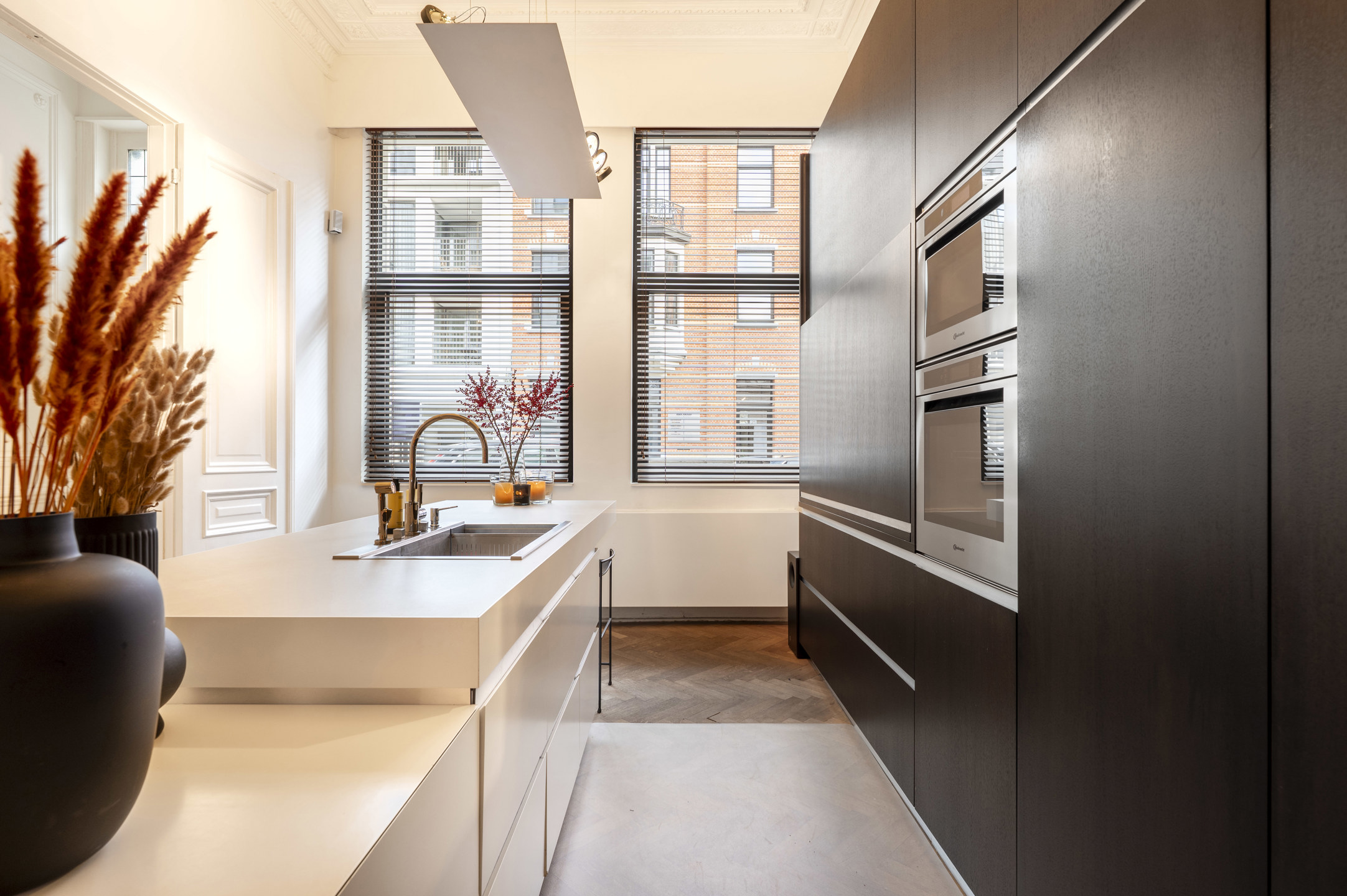 ANTWERPEN - Herenwoning met 2 inpandige staanplaatsen! - foto 2