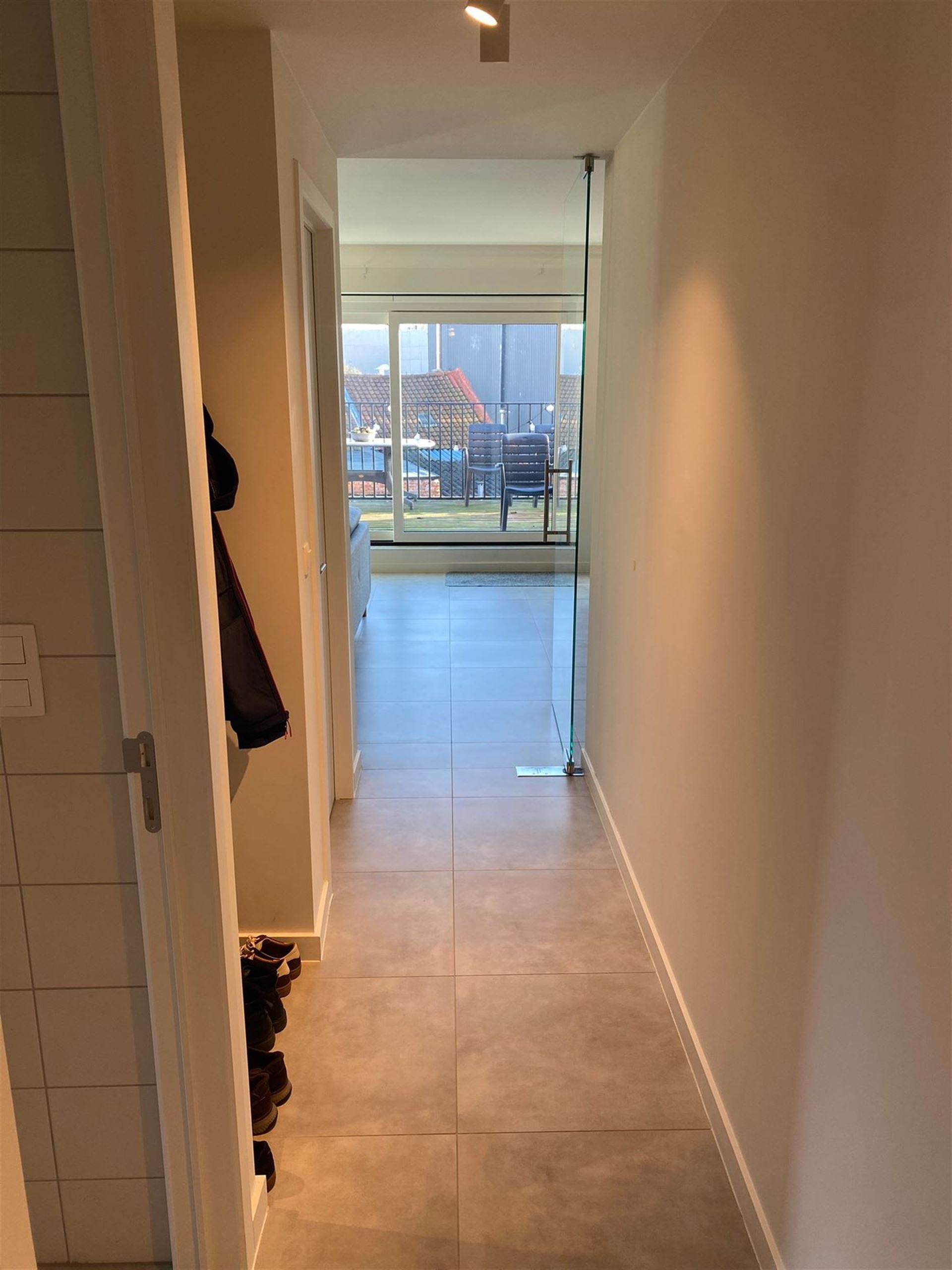 Appartement met 2 slaapkamers en groot terras  - foto 2