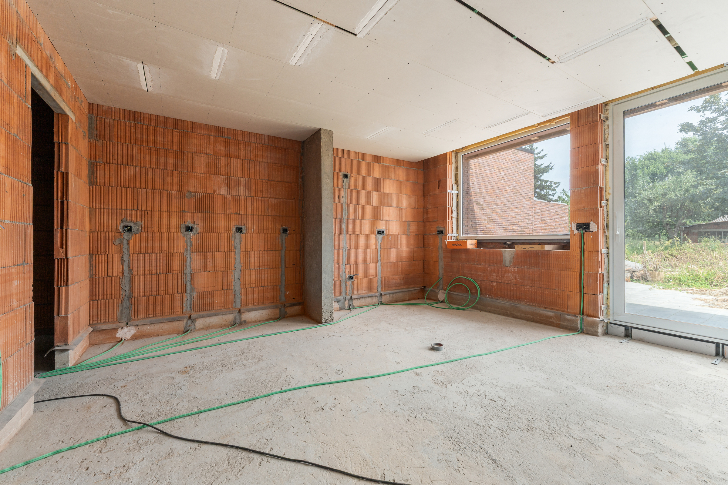 Ruime casco woning met 5 slaapkamers in Sint-Gillis - foto 4