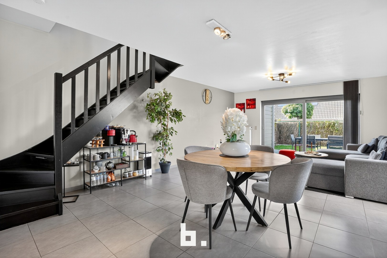 Recente instapklare woning op leuke wijk te Roeselare! - foto 2