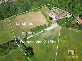 Ontdek deze Villa-Landhuis midden in de groene omgeving van Tessenderlo. Met een perceel van ca 2,15HA. De private woonst die discreet is...