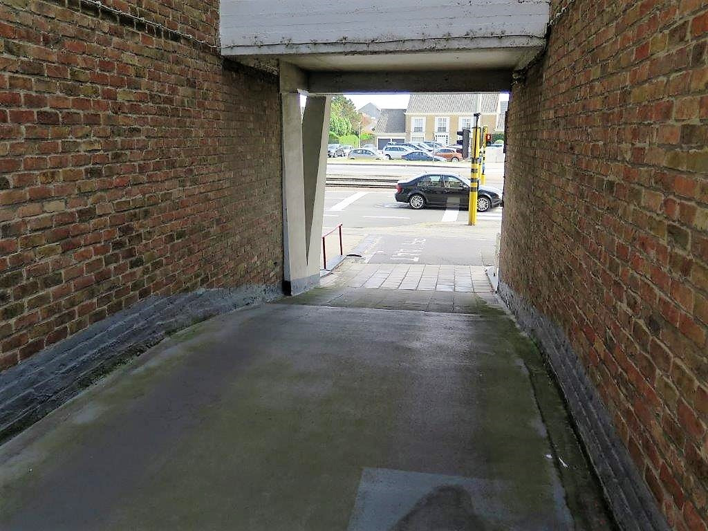 Gesloten garagebox : enige bovengrondse garage die momenteel te koop is! - foto 2