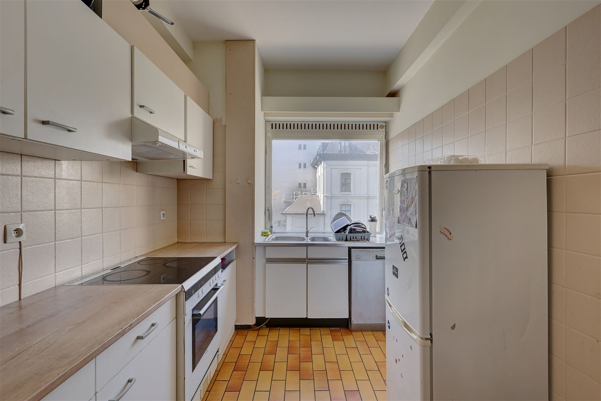 Ruim appartement met twee slaapkamers en terras in centrum Antwerpen - foto 4