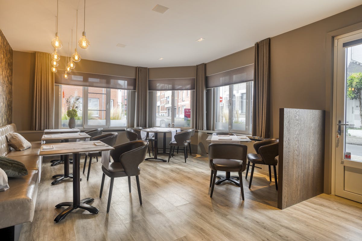 Instapklare horecazaak met woonst in het hartje van Rumbeke - foto 3