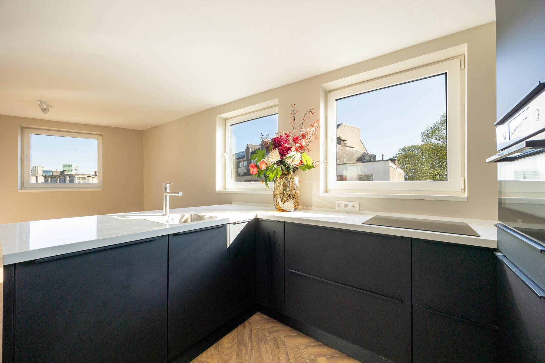 Gerenoveerd duplexappartement met exclusief dakterras op toplocatie! - foto 4